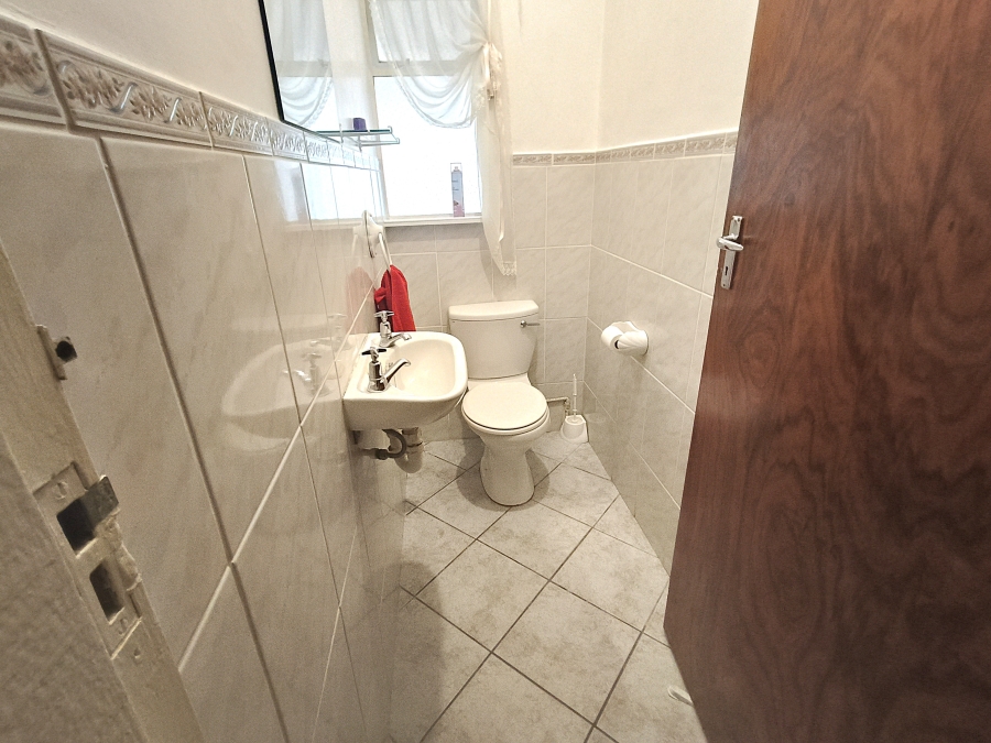 3 Bedroom Property for Sale in Lochnerhof Western Cape